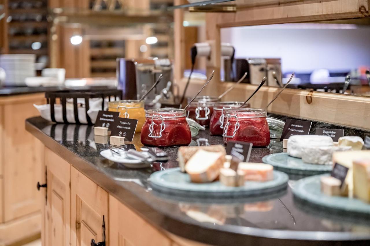 Relais & Chateaux Chasa Montana سامنون المظهر الخارجي الصورة